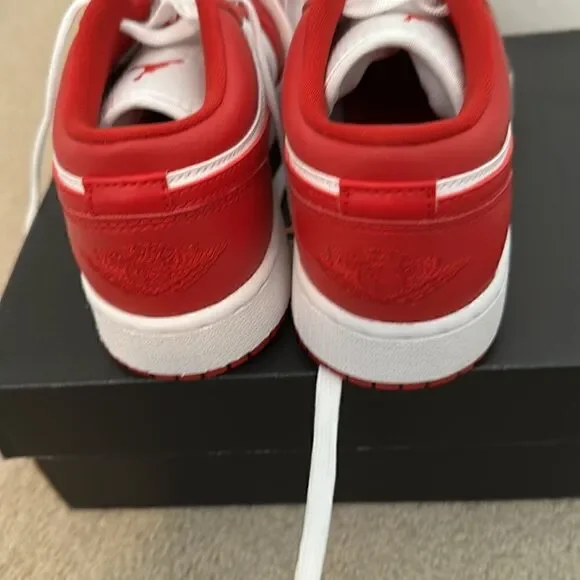 Nike Dunk 5.5Y women’s 7. Red and white